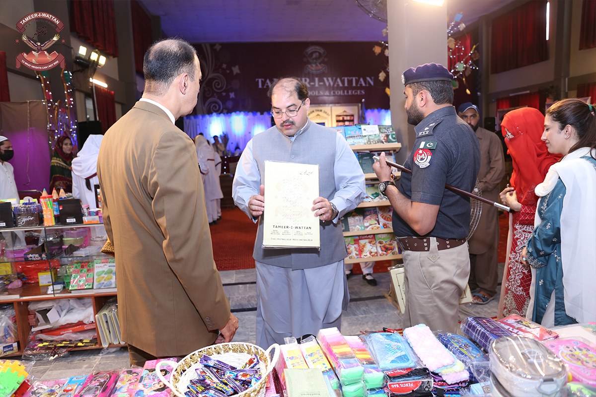 DPO Visit Book Fair Mansehra Pic 11