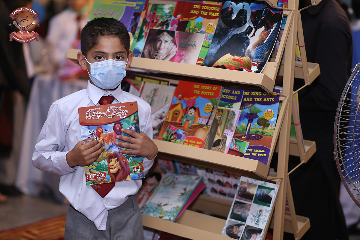 DPO Visit Book Fair Mansehra Pic 13