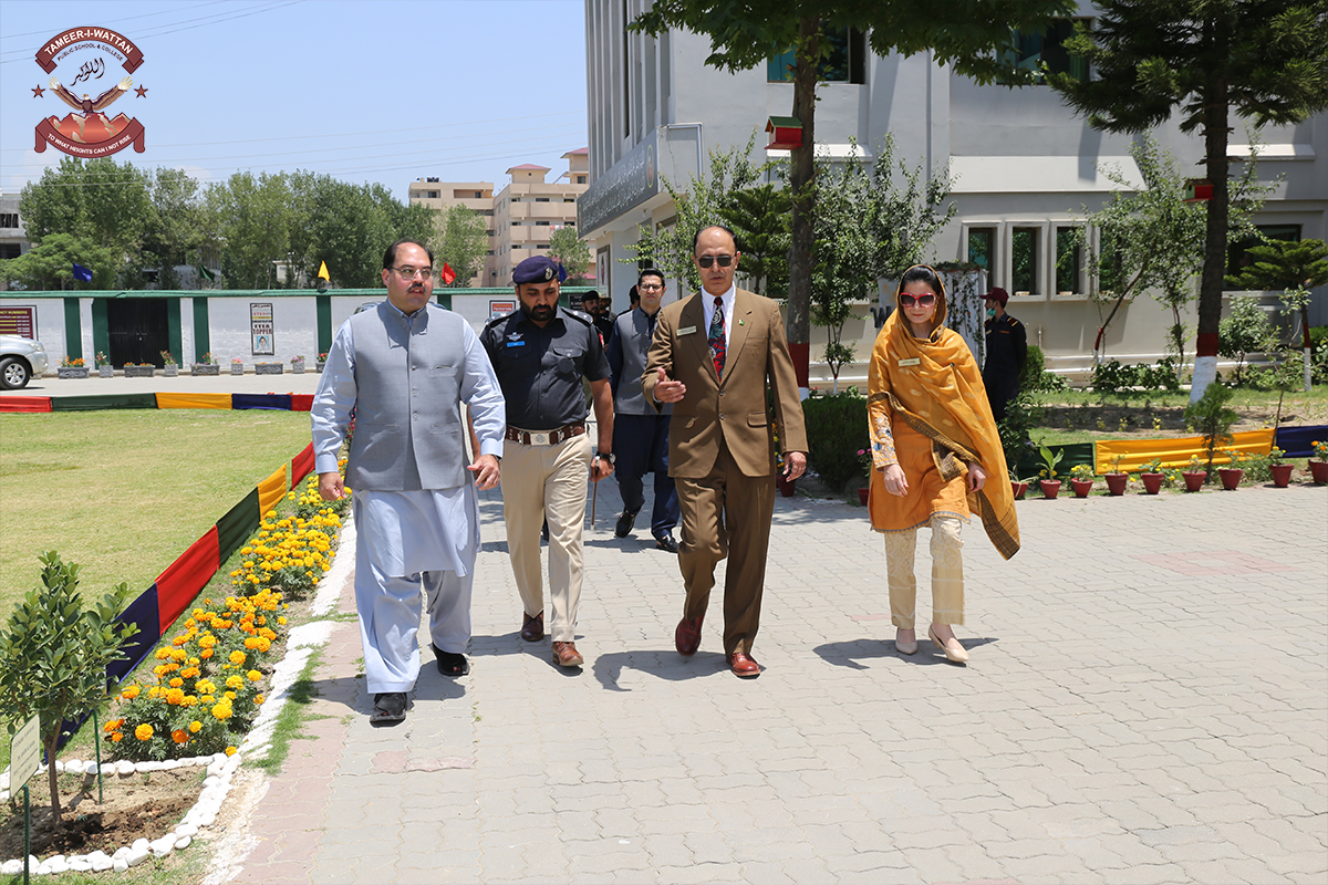 DPO Visit Book Fair Mansehra Pic 2