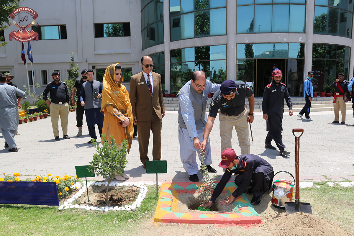DPO Visit Book Fair Mansehra Pic 4