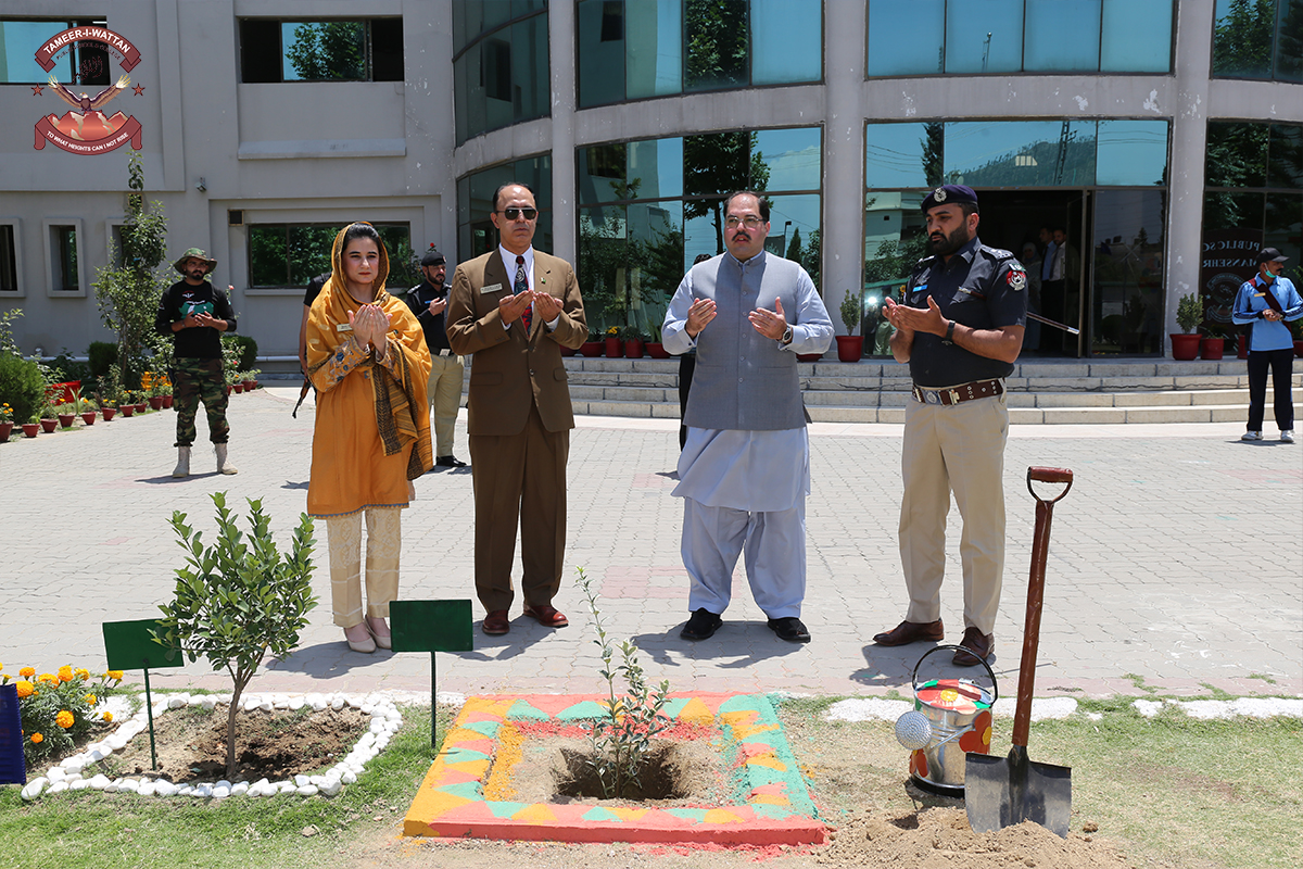 DPO Visit Book Fair Mansehra Pic 6